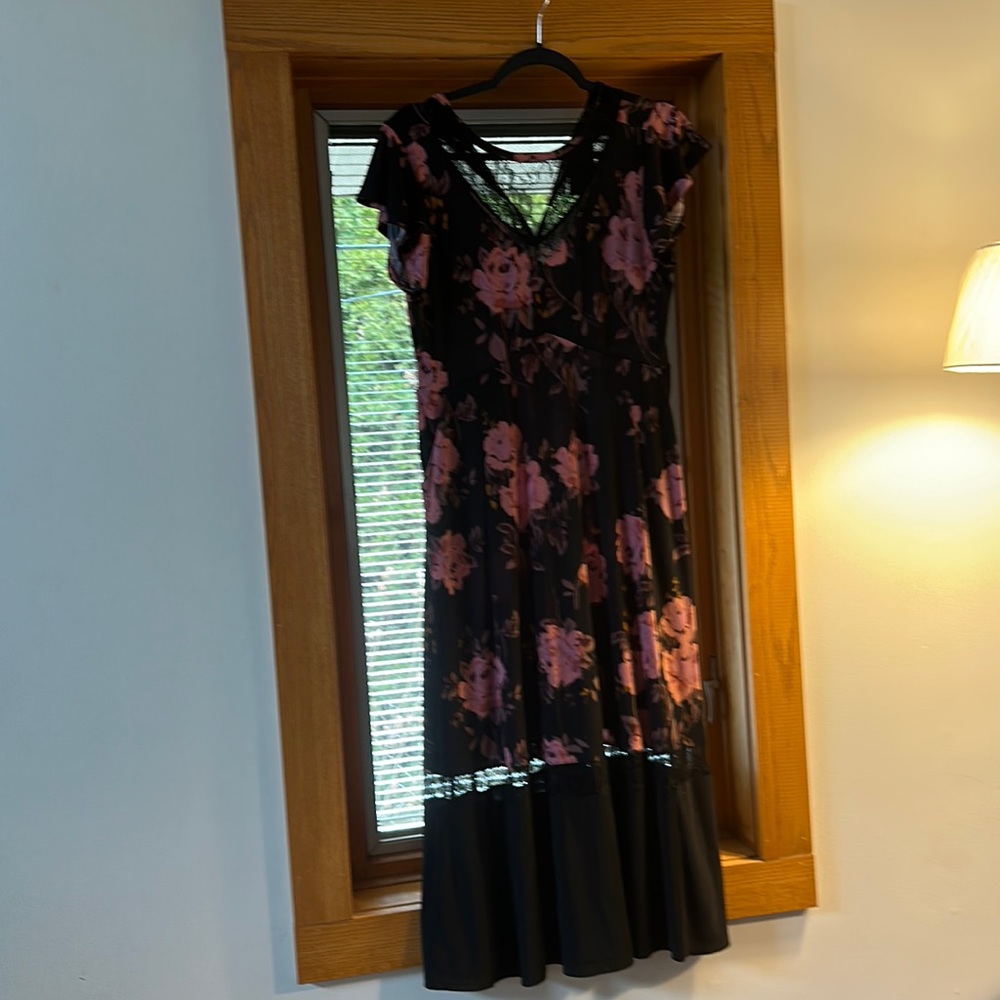 NWT black lace floral print dress with pockets size 10 M/L